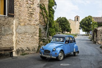 Blue Citroën 2CV, classic car, Tourtour, Département Var, Region Provence-Alpes-Côte d'Azur, South