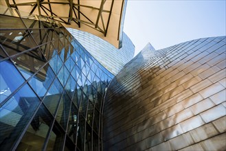 Guggenheim Museum Bilbao, architect Frank O. Gehry, Bilbao, Basque Country, Spain, Europe