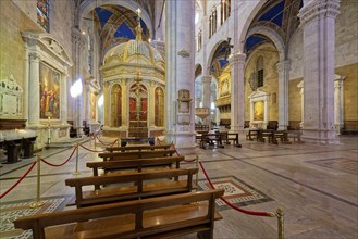 Nave and aisle with temple, Holy Cross, Tempietto del Volto Santo, Volto Santo di Lucca, Cathedral,