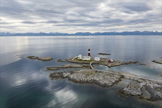 Tranoy Fyr Lighthouse, Tranoy Fyr, Lofoten in the back, Hamaroy, Ofoten, Vestfjord, Nordland,