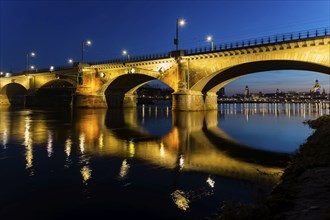 Albertbrücke and Church of Our Lady with the glass dome over the octagon of the Academy of Arts,