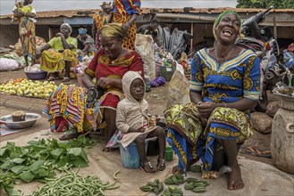 Typical market in BOUNDIALI, Ivory Coast, colourful, colours, traditional, vegetables, family,