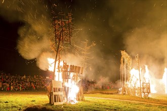 Grand finale of the travelling theatre festival on the Elbe meadows