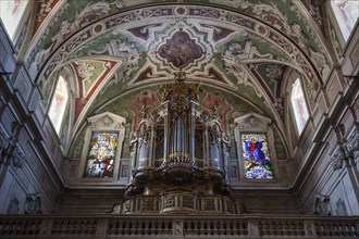 Organ in the BasÃ­lica de Nossa Senhora dos Martires, Chiado district, Lisbon, Portugal, Europe