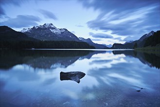 Morning atmosphere at Lake Sils behind Piz da la Margna, Sils, Engadin, Canton Graubünden,