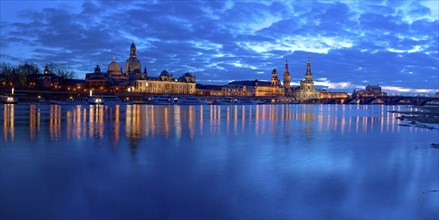 DEU Saxony Dresden Dresden Silhouette