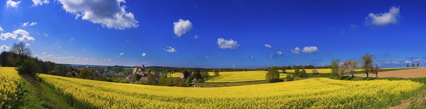 Gnandstein Castle is one of the best-preserved medieval knight's castles. It lies in the middle of