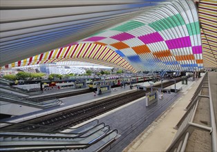 Liège-Guillemins station, architect Santiago Calatrava with the installation by Daniel Buren Comme