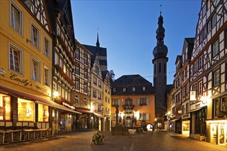 Market square with town hall, half-timbered houses and tower of the parish church of St. Martin in