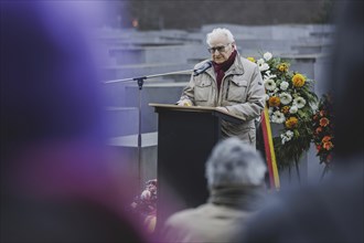 Kurt Hillmann, contemporary witness and Holocaust survivor, photographed as part of the