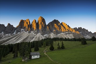 Sunrise, Glatschalm, Geislerspitzen, Villnöss Valley, Sass Rigais, Dolomites, South Tyrol, Italy,