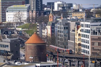 Elevated railway, line U3, at the Landungsbrücken, St. Pauli, above the street Vorsetzen, Zombeck