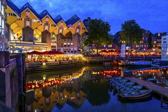 Rotterdam city centre, Oudehaven, historic harbour, historic ships, cube houses, flats, Kijk cube