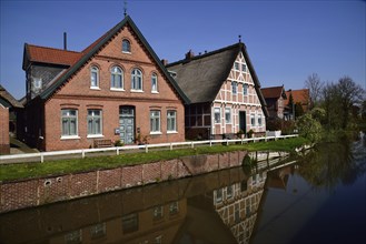 Europe, Germany, Lower Saxony, Altes Land, Jork-Borstel, Kleine Seite, Fleet, half-timbered house,