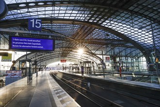 No train services and no passengers at Berlin Central Station. The trade union Verdi and the