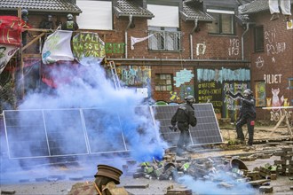 2nd day of the eviction of the Lützerath hamlet, occupied buildings of the former farm, by climate