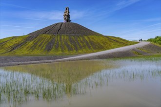 Rheinelbe spoil tip in Gelsenkirchen, 100 metre high spoil tip, landscape park, with the sculpture