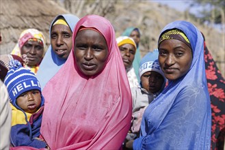 Women with their children in Maraban Dare, 07.02.2024