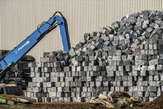 Duisburg-Ruhrort inland port, forwarding island, recycling of scrap metal, scrap metal, aluminium