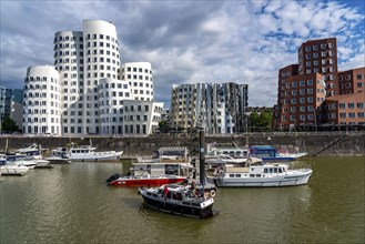 Media harbour, Düsseldorf, marina, marina, Neuer Zollhof, Gehry buildings, by architect Frank O.