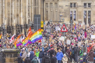 160 organisations and initiatives demonstrated against the right in Dresden on Saturday. Around 10,