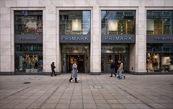 Department stores' chain Primark, pedestrian zone, passers-by, KönigsstraÃŸe, Stuttgart,