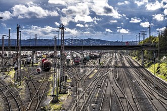 The Hagen-Vorhalle marshalling yard, one of the 9 largest in Germany, is located on the