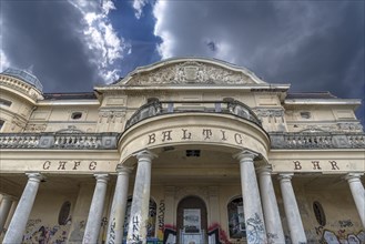 Detailed view of the former Villa Baltic, built in neo-baroque style between 1910 and 1912, not yet