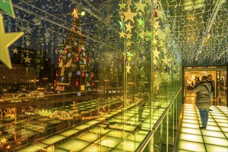 Christmas market in Dortmund, Hansaplatz, view from a pedestrian gallery between 2 department