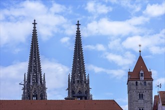 Towers of St Peter's Cathedral, Regensburg, Upper Palatinate, Bavaria, Germany, Europe