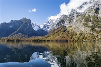 Königssee with Watzmann massif, autumnal mountain landscape reflected in the lake, Berchtesgaden