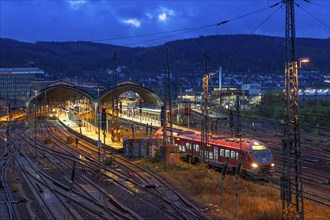 The main railway station in Hagen, station halls, tracks, platforms, North Rhine-Westphalia,