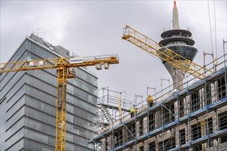 Large construction site, in Düsseldorf, Lorettoviertel, construction of condominiums, shell