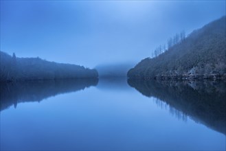 Lake Rursee in the Eifel, reservoir, upper lake, in winter, fog, near Heimbach, North