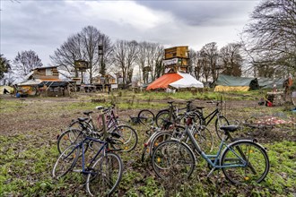 Camp of climate activists in the rest of the village of Lützerath, the last place to be excavated