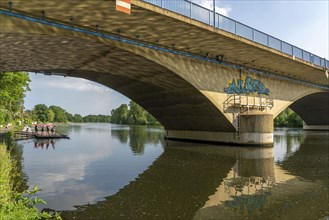 The Menden Bridge, road bridge over the Ruhr, federal road B1, Mülheim an der Ruhr, North