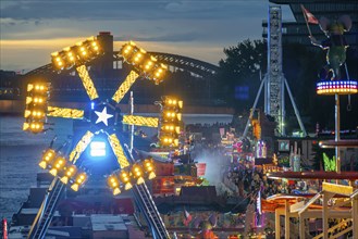 Happy Colonia funfair, Corona-compliant funfair at the Deutzer Werft, on the Rhine, Wild Mouse