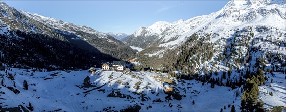 Zufallhütte in Val Martello, snow-covered mountain landscape, Ortler group, Trento, Italy, Europe