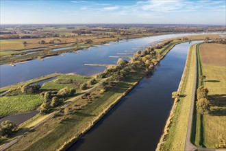 Aerial view of channel Gnevsdorfer Vorfluter and river Elbe, between Wittenberge and Havelberg,