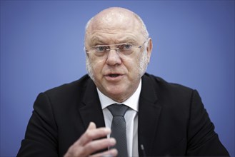 Ulrich Schneider, Managing Director of Der ParitÃ¤tische Gesamtverband, at a press conference on