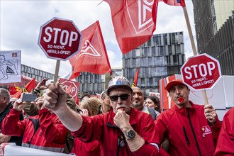 Demonstration by many thousands of steelworkers in front of the ThyssenKrupp headquarters in Essen