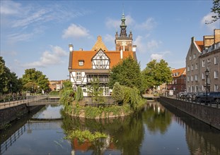 Dwor Cechu Mlynarzy, Manor of the millers' guild, and Radunia Canal as seen from the Bread Bridge,