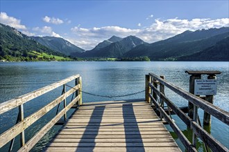 Mooring for motorboat, jetty, boat trip on the Schliersee, Markt Schliersee, mountains Brecherspitz