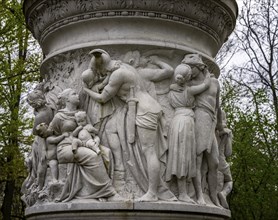 Detail photo, figures and sculptures at the base of the Queen Louise Monument, in the GroÃŸer