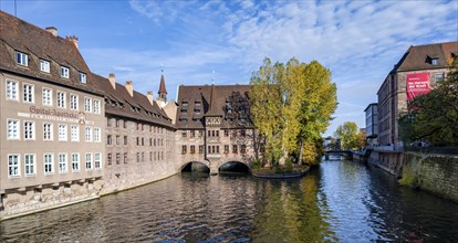 Heilig-Geist-Spital and river Pegnitz, in autumn, Old Town, Nuremberg, Middle Franconia, Bavaria,