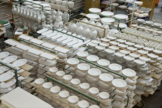 Porcelain tableware in production