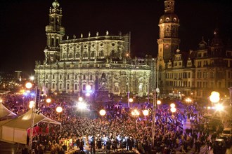 Semper Opera Ball in Dresden The people of Dresden enjoy themselves at the Opera Ball on the