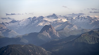 Evening atmosphere, view of GroÃŸvenediger and Venediger group in the Hohe Tauern, in front GroÃŸer