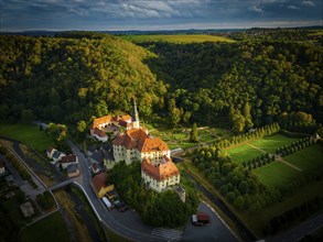 Weesenstein Castle rises on a rocky outcrop of nodular mica schist with quartzite inclusions above