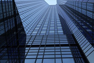 Glass façade of Deutsche Bank, banking district, Westend, Frankfurt am Main, Hesse, Germany, Europe